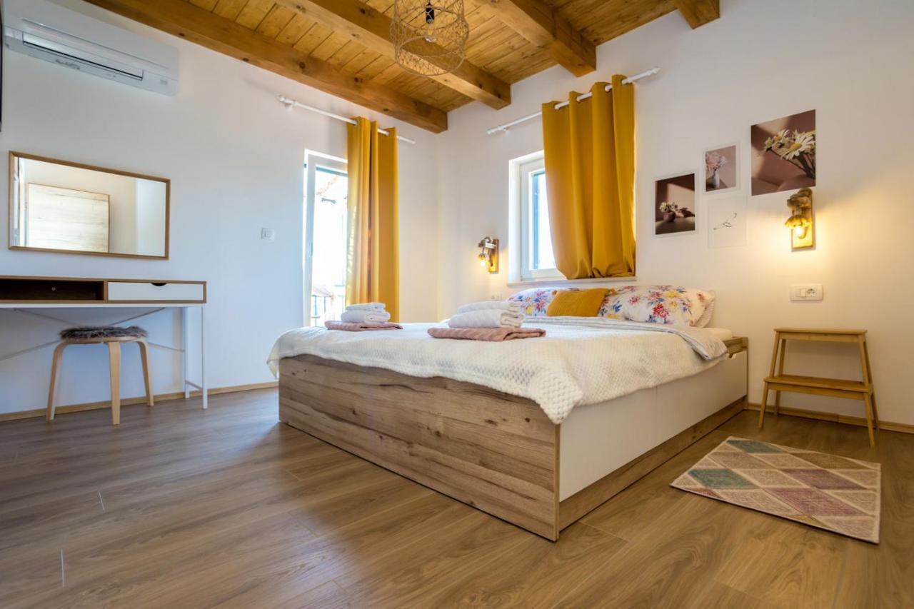 Villa Adastra Malinska Bagian luar foto