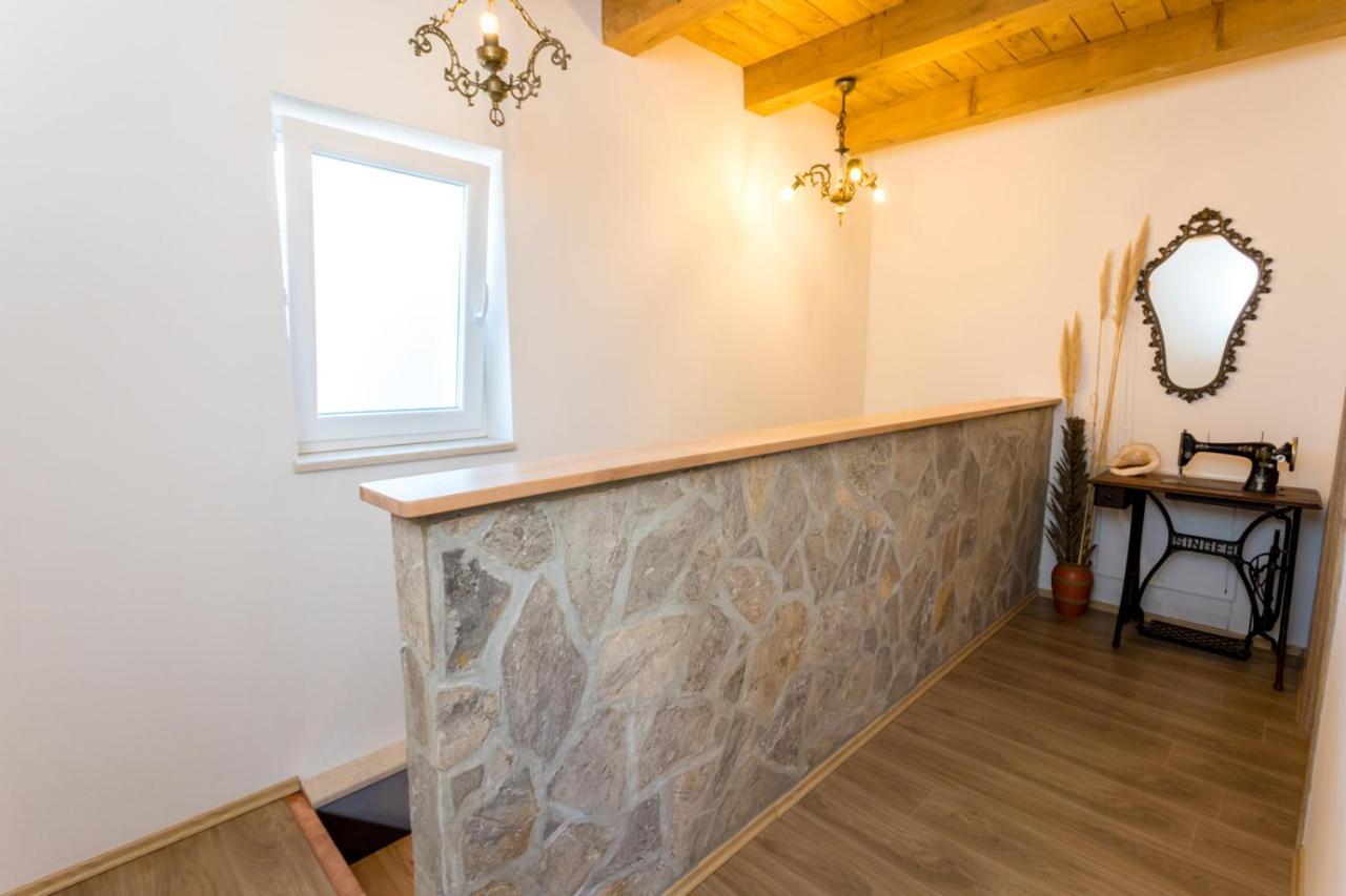 Villa Adastra Malinska Bagian luar foto